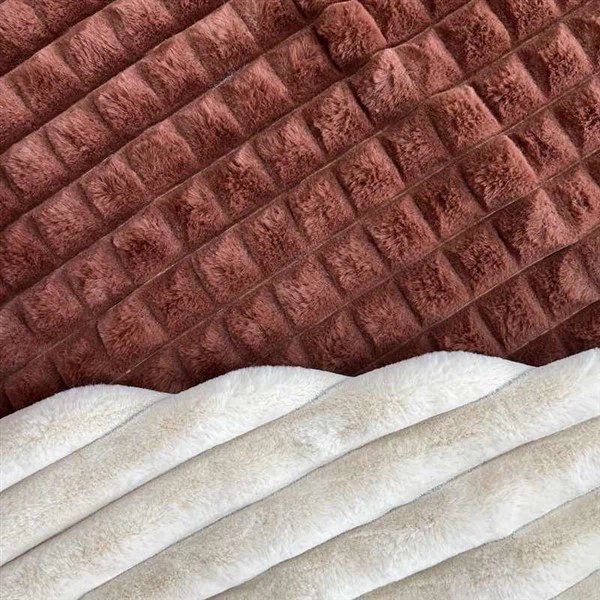 ארנב מרובע בד פרווה מלאכותית